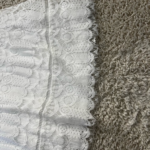 MOONRIVER DRESS SIZE JUNIOR LARGE BEAUTIFUL LACE NWT - Picture 10 of 16